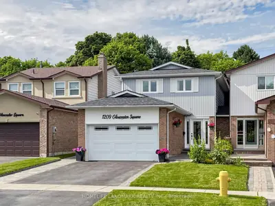 1209 Gloucester Square, Pickering, On L1v 3p7