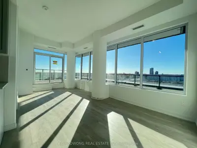 Condo Apartment in Pickering