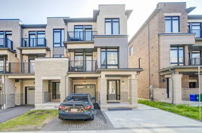 Att/Row/Townhouse in Ajax