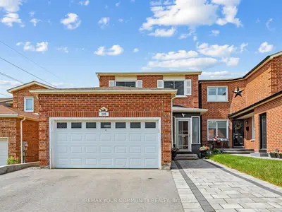 Detached in Whitby