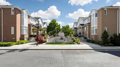 Condo Townhouse in Toronto