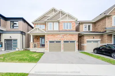 Detached in Whitby