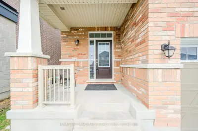 106 Barkerville Drive, Whitby, On L1p 0l8