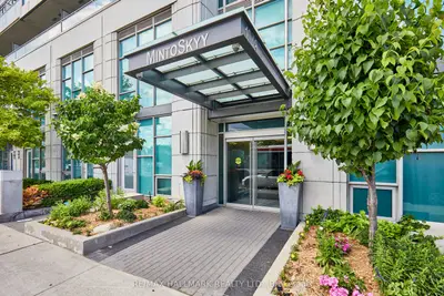 Condo Apartment in Toronto