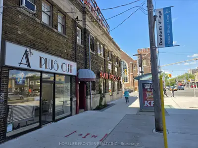 298 Main Street, Toronto, On M4c 1l4