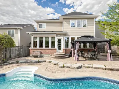 Detached in Whitby
