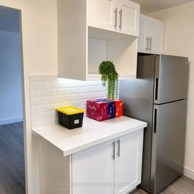 895 Kennedy Road 205, Toronto, On M1k 2e9