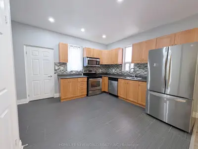 252 Greenwood Avenue 1, Toronto, On M4l 2r3