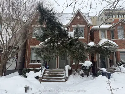 Lower Level in Toronto