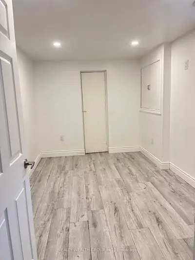 22 Crosland Drive Bsmt, Toronto, On M1r 4m8