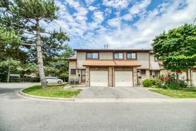 Condo Townhouse in Toronto