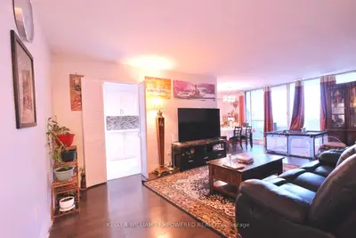 1 Massey Square 2603, Toronto, On M4c 5l4