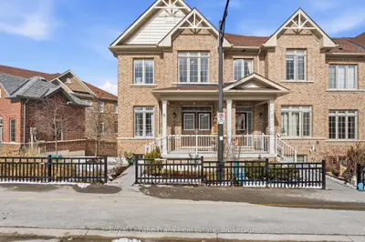 Att/Row/Townhouse in Clarington