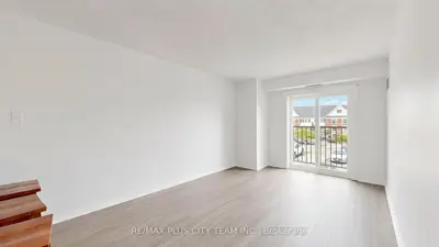 Condo Apartment in Clarington
