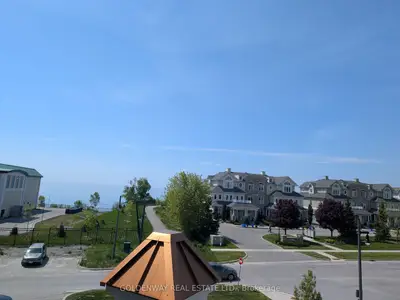 Condo Apartment in Clarington