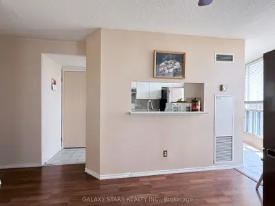 2550 Lawrence Avenue E 1410, Toronto, On M1p 4z3