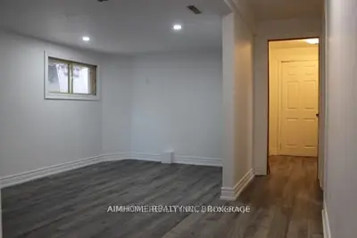11 Hallbank Terrace Lower, Toronto, On M1s 2v8