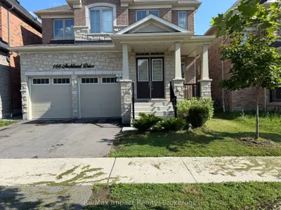 Detached in Whitby