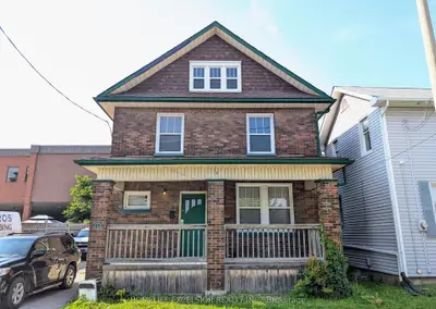Detached in Oshawa