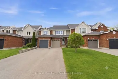Att/Row/Townhouse in Clarington