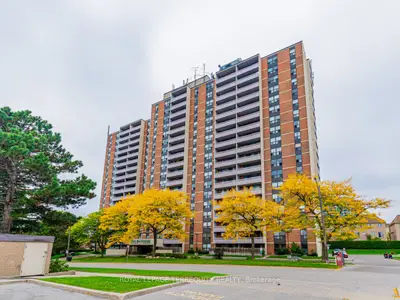 Condo Apartment in Pickering