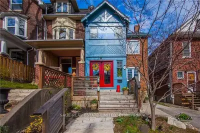 Triplex in Toronto