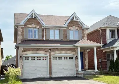 Detached in Whitby