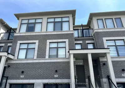 Att/Row/Townhouse in Oshawa