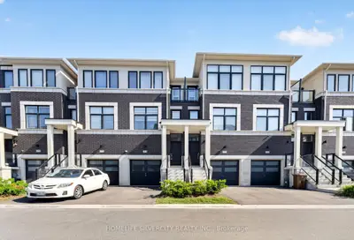 Att/Row/Townhouse in Oshawa