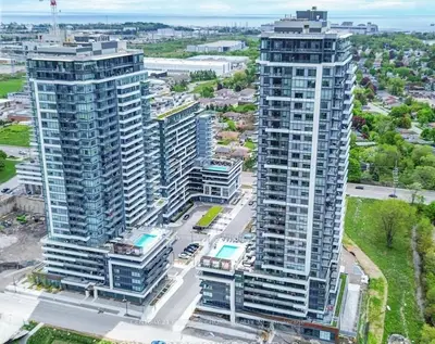 Condo Apartment in Pickering
