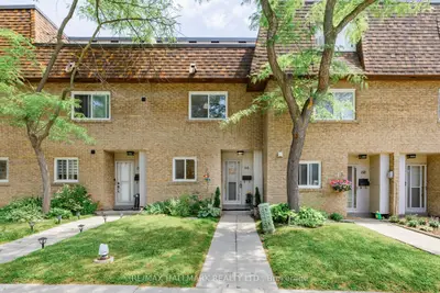 Condo Townhouse in Toronto