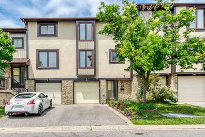 Condo Townhouse in Toronto