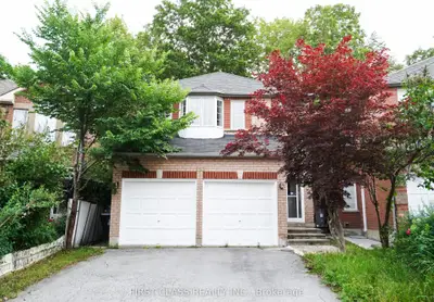 153 Shepton Way, Toronto, On M1v 5n4