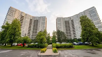 Condo Apartment in Toronto
