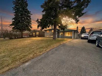 Detached in Oshawa