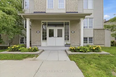 56 Petra Way 1, Whitby, On L1r 0a4