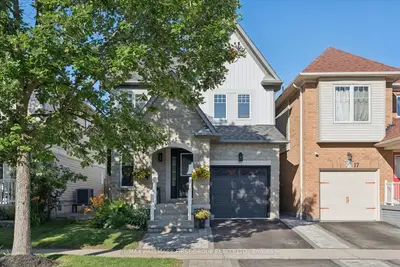 Detached in Whitby
