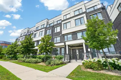 Condo Townhouse in Pickering
