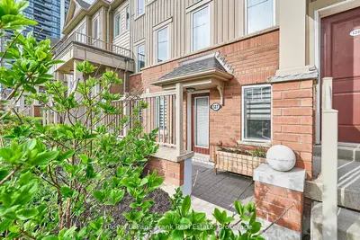 2500 Hill Rise Court 127, Oshawa, On L1l 0m6