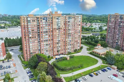 Condo Apartment in Toronto