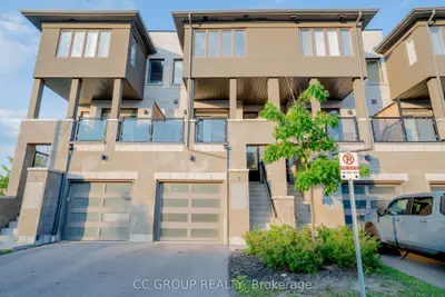 Condo Townhouse in Whitby