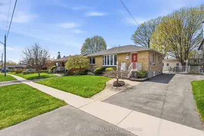 Detached in Oshawa