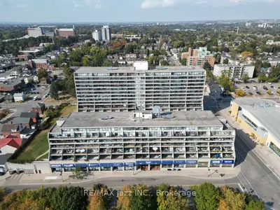 Condo Apartment in Oshawa