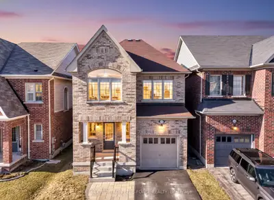 Detached in Oshawa