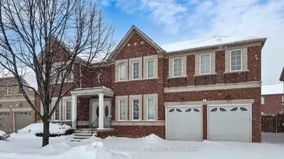 8 Westacott Avenue, Ajax, On L1t 4h6
