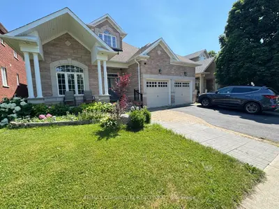 933 Red Deer Avenue, Oshawa, On L1k 0c4