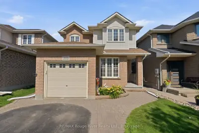 Detached in Oshawa