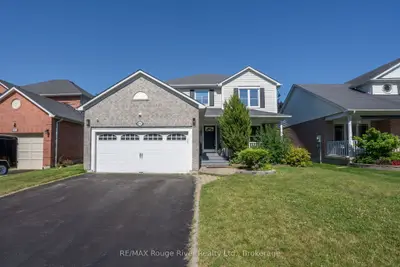 Detached in Oshawa