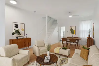 Att/Row/Townhouse in Toronto