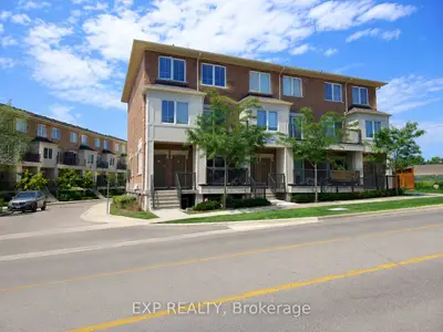 Condo Townhouse in Oshawa